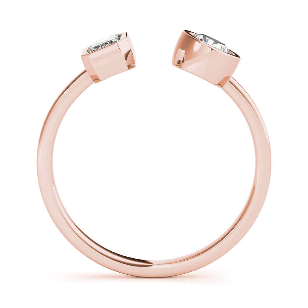 Round and Emerald Cut Diamond Toi et Moi Ring